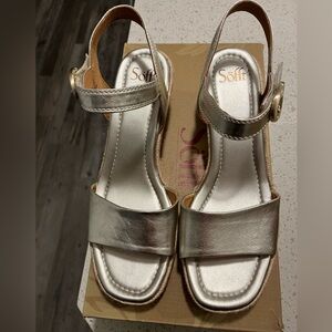 New Sofft Silver Espadrille Size 9